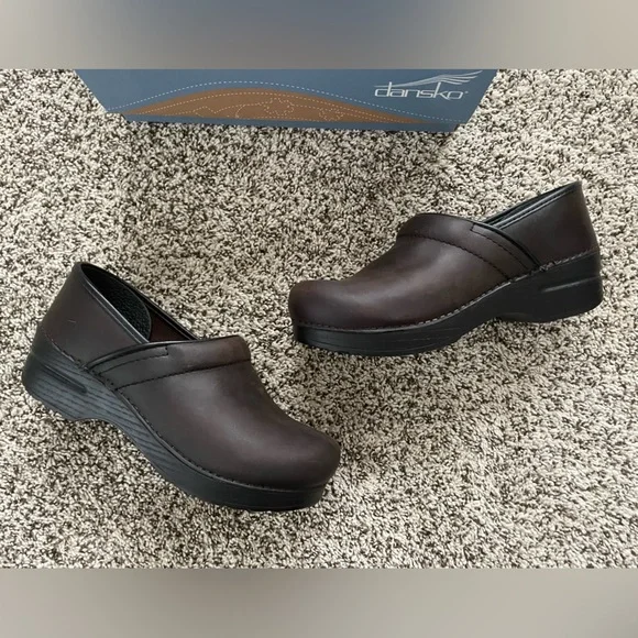 Dansko antique brown. Women’s size 37. New in box - Picture 2 of 5